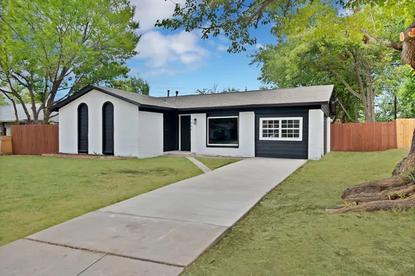 1440 FRANCIS LN
