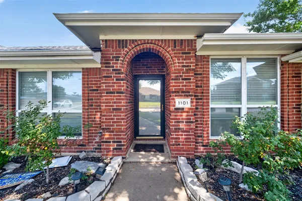 1101 BOYD DR