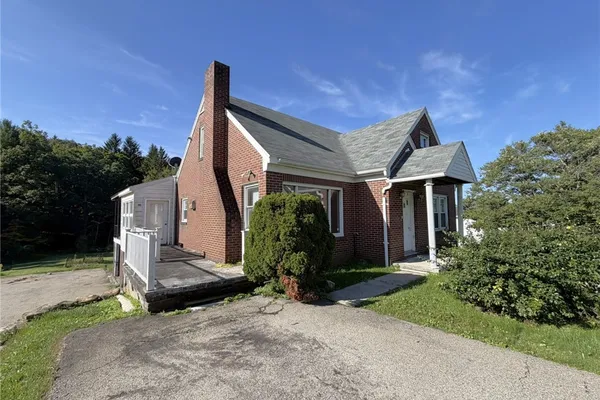1047 W MAIN ST