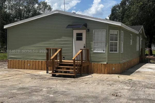 131 OAK DR