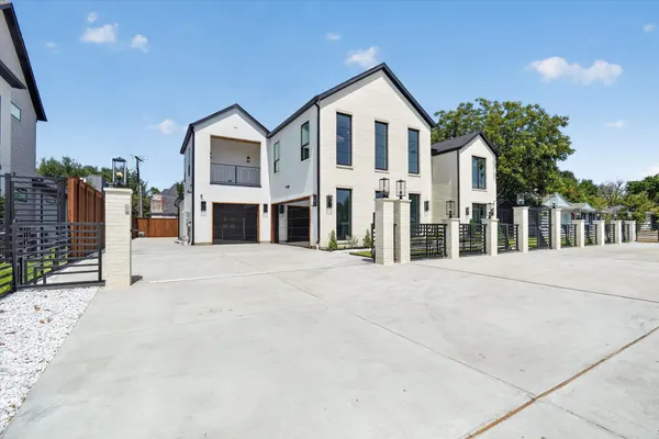 6429 ROYAL LN