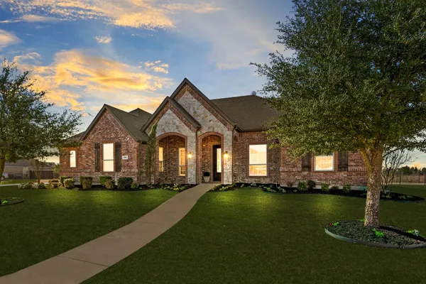 800 YASMIN CT