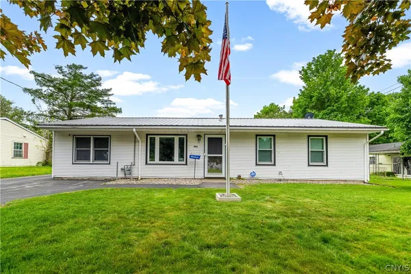 402 RICHMOND RD