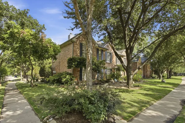 210 CHINABERRY WAY