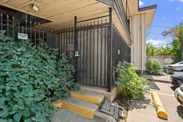 5001 BOWSER AVE 115