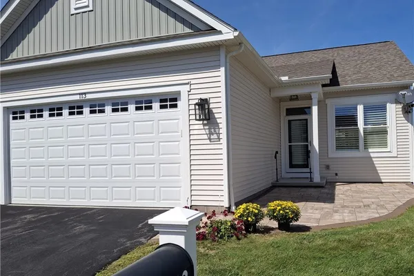 113 THOMPSON LN