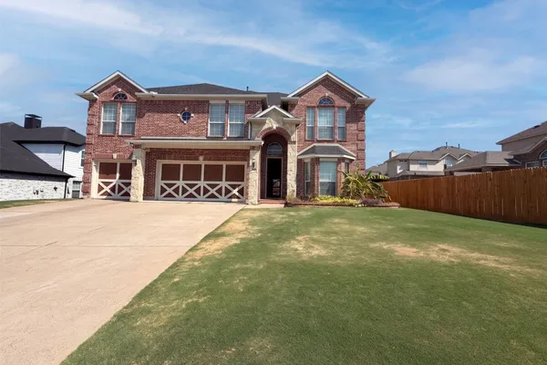 409 LONE OAK CT
