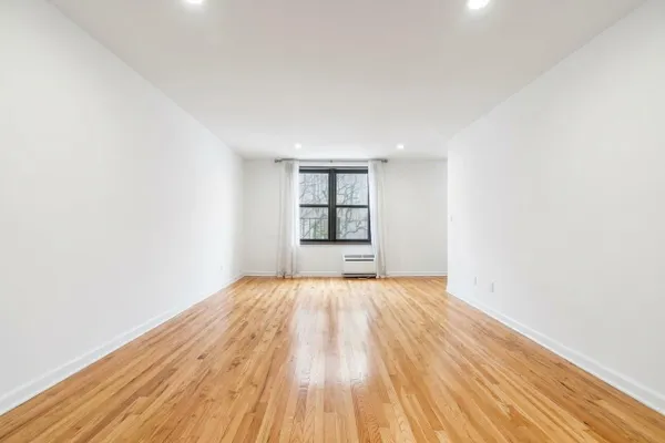 140 7TH AVE 4-S