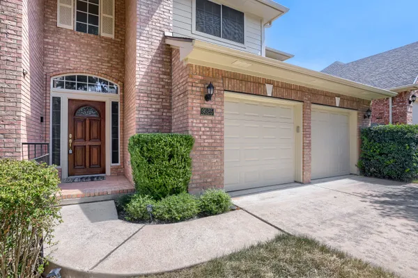 9525 AIRE LIBRE DR