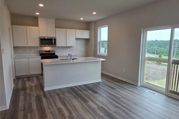 106 LAUREL HILLS DR