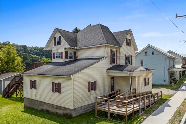 522 MAIN ST