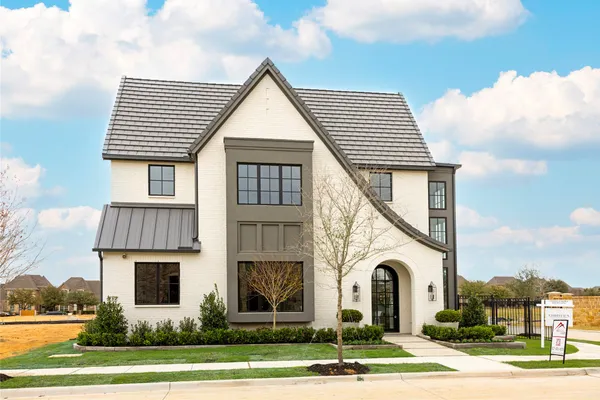 1801 CANNES CIR