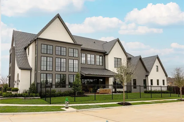 1801 CANNES CIR