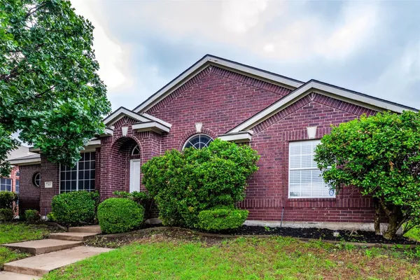 815 BONNIE CT
