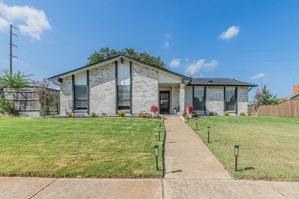 2901 GAYLE DR