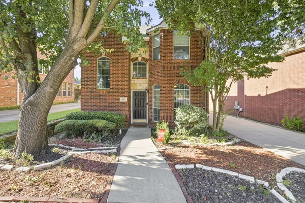 302 REPUBLIC LN
