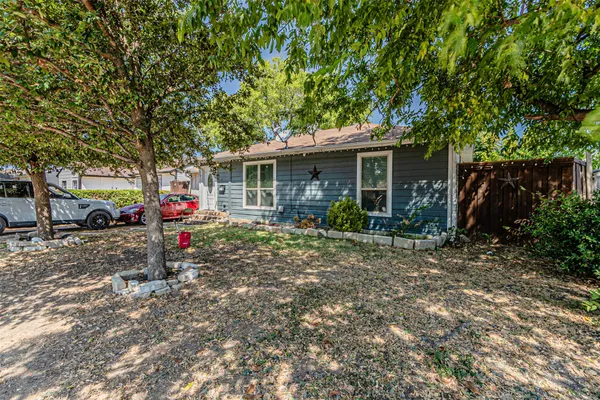 305 CHANDLER DR
