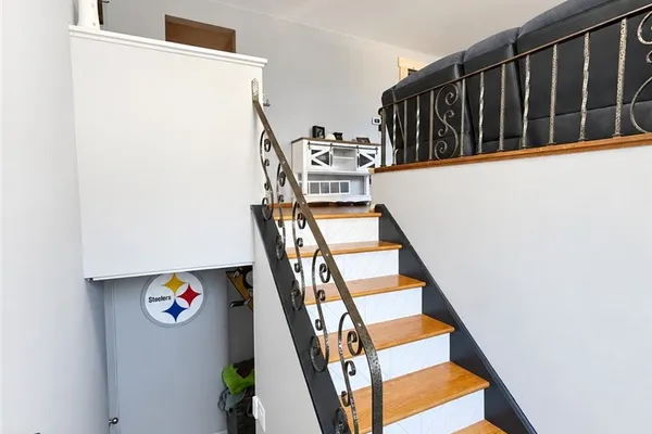 270 CASTLE DR
