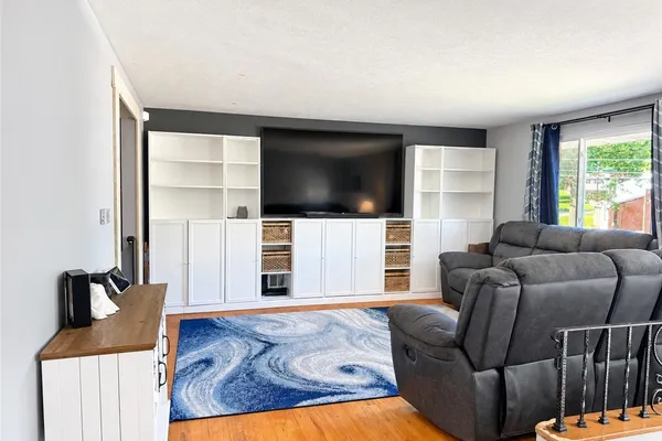 270 CASTLE DR