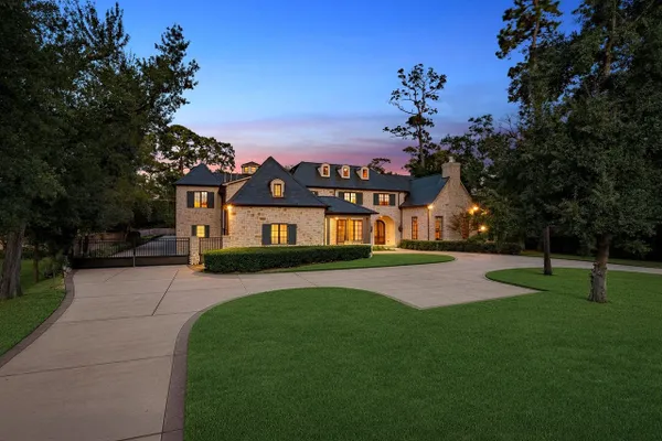 852 COUNTRY LN