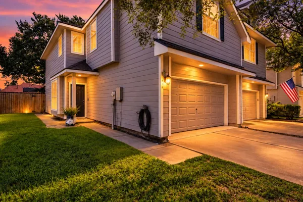 414 FOLK CREST LN
