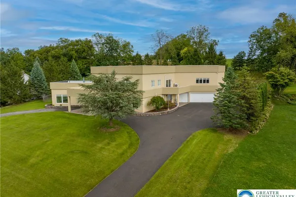 2224 MEADOW BROOK DR