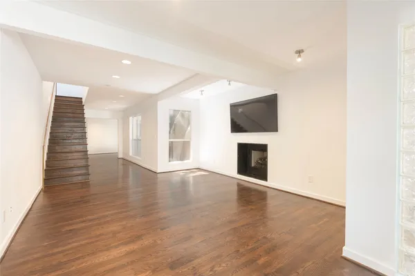 4122 TRAVIS ST 10