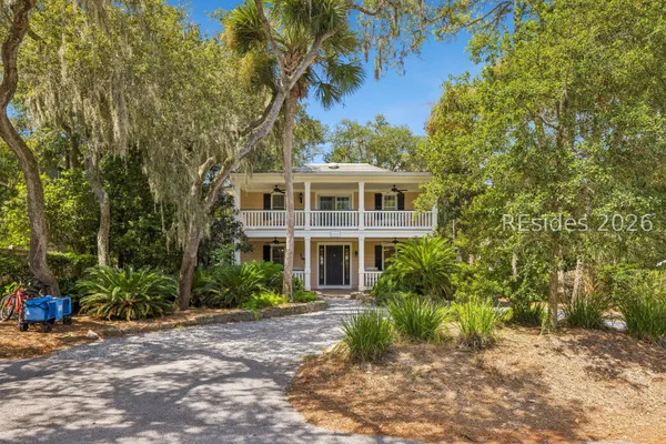 6 CASSINA LN