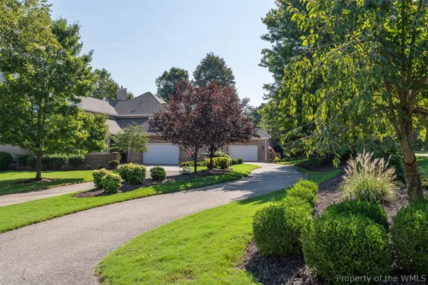 300 RIVERS EDGE