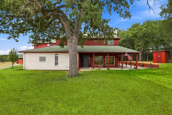 4025 LAKE OAKS CIR