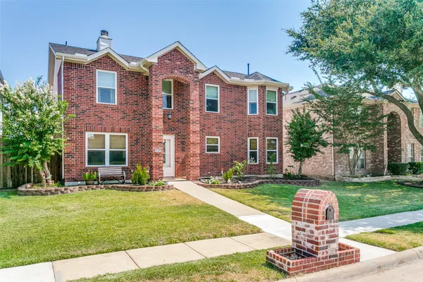 2213 BRESEE DR