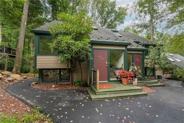 531-533 LAUREL POND