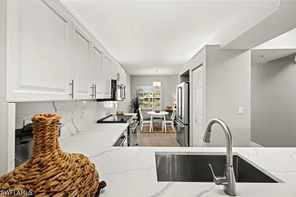 7502 SILVER TRUMPET LN 103