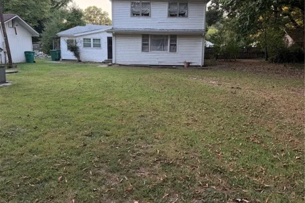418 ELM ST