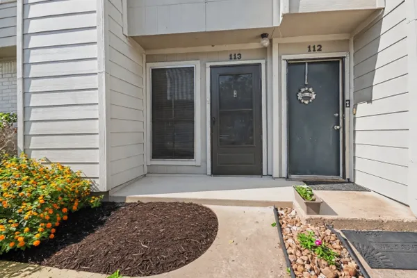 3919 FAIRMONT PKWY 113