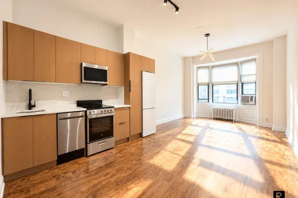 140 W 69TH ST 72-C