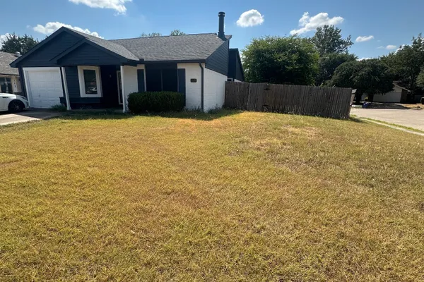 118 LONDON LN