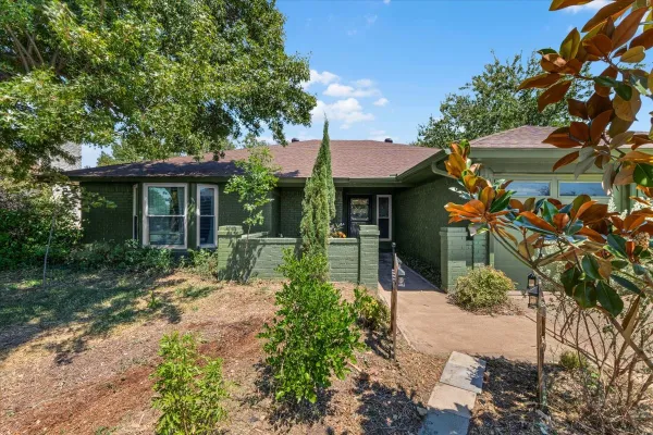 208 PEBBLESTONE DR