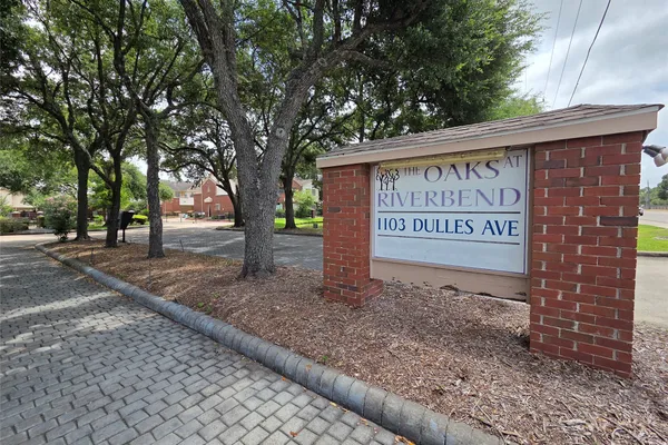 1103 DULLES AVE 1402