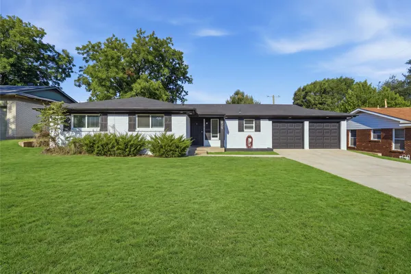 829 LEE DR