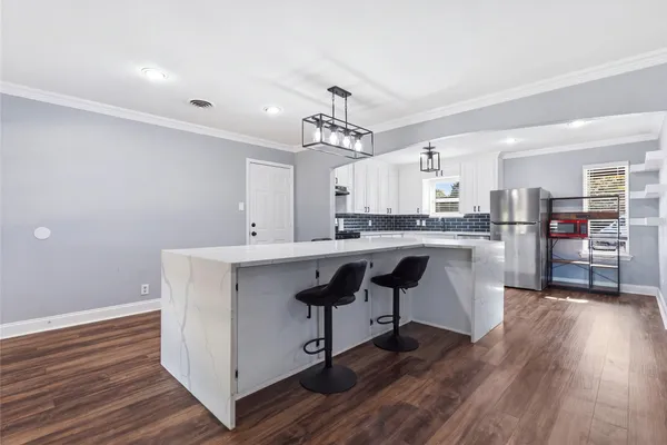 829 LEE DR