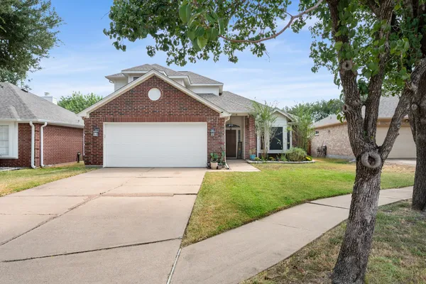 6714 HERTFORD PARK DR