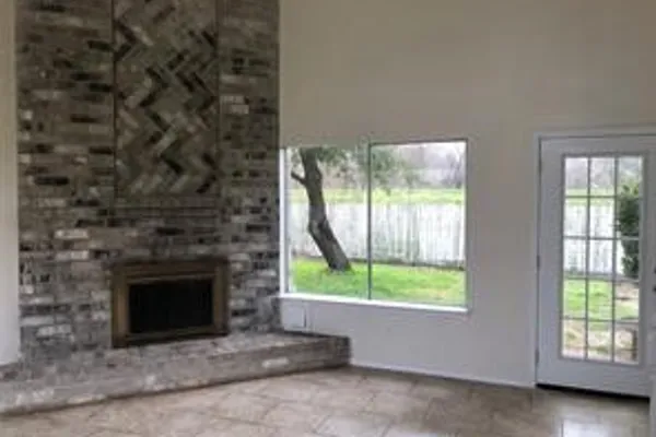 2707 OAKDALE CT