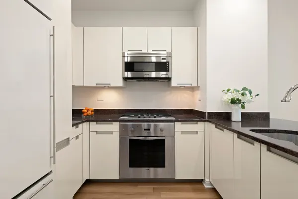 250 E 49TH ST 12D