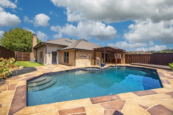 5804 STEEPLECHASE DR