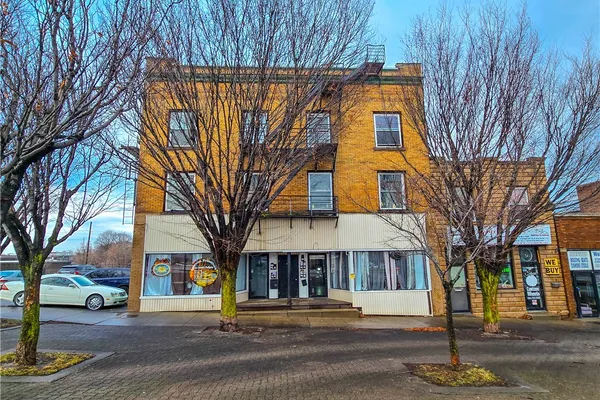 1058 E MAIN ST