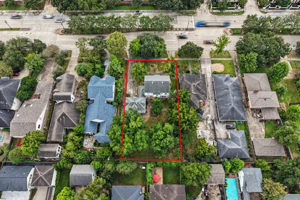3736 BELLAIRE BLVD