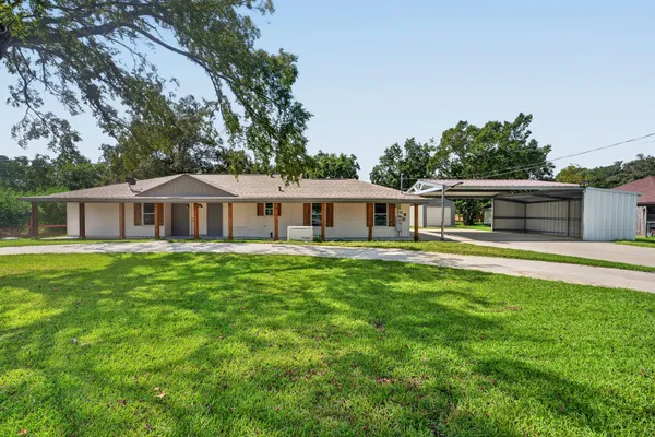 1718 COUNTY RD 401