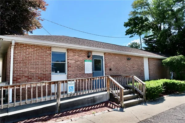 25 LINDEN ST