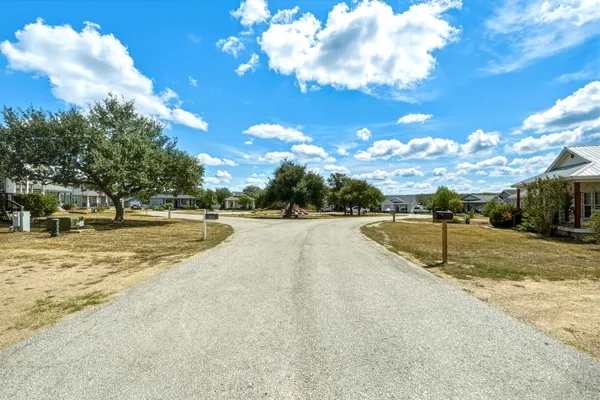 244 HEATHERWOOD DR 16